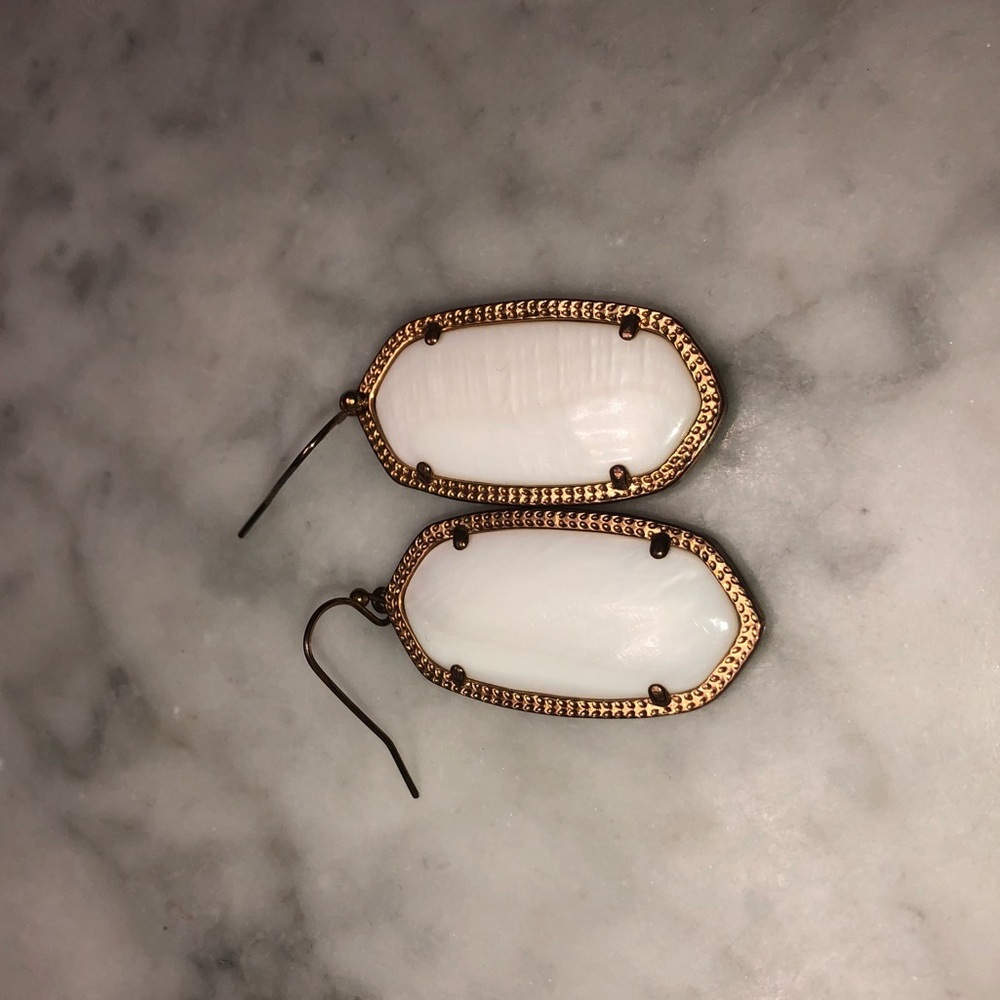 Kendra Scott Ellie Earrings!